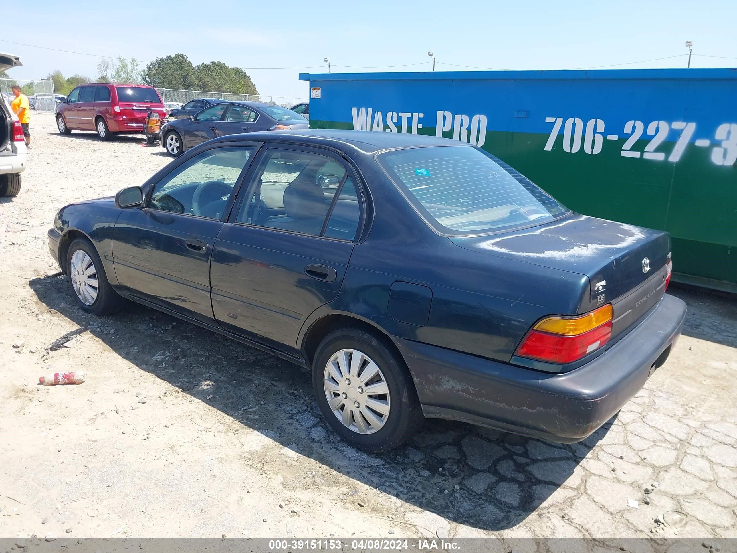 Photo 2 VIN: 2T1BA02E0VC216863 - TOYOTA COROLLA 