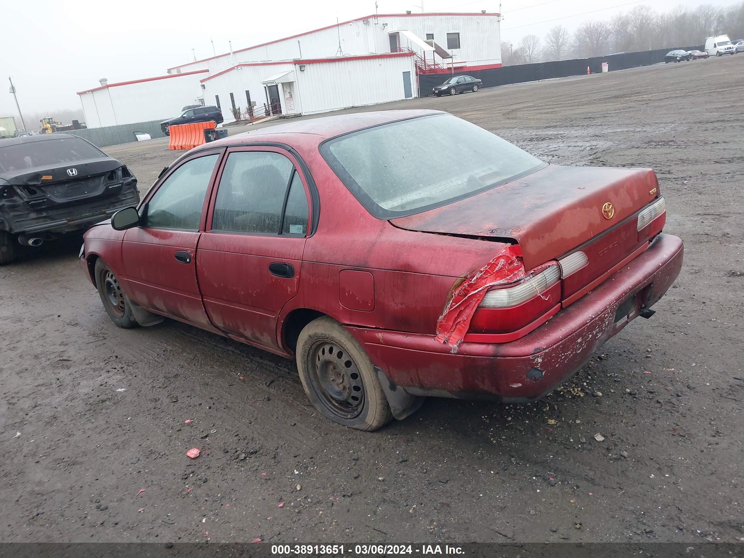 Photo 2 VIN: 2T1BA02E9VC223682 - TOYOTA COROLLA 