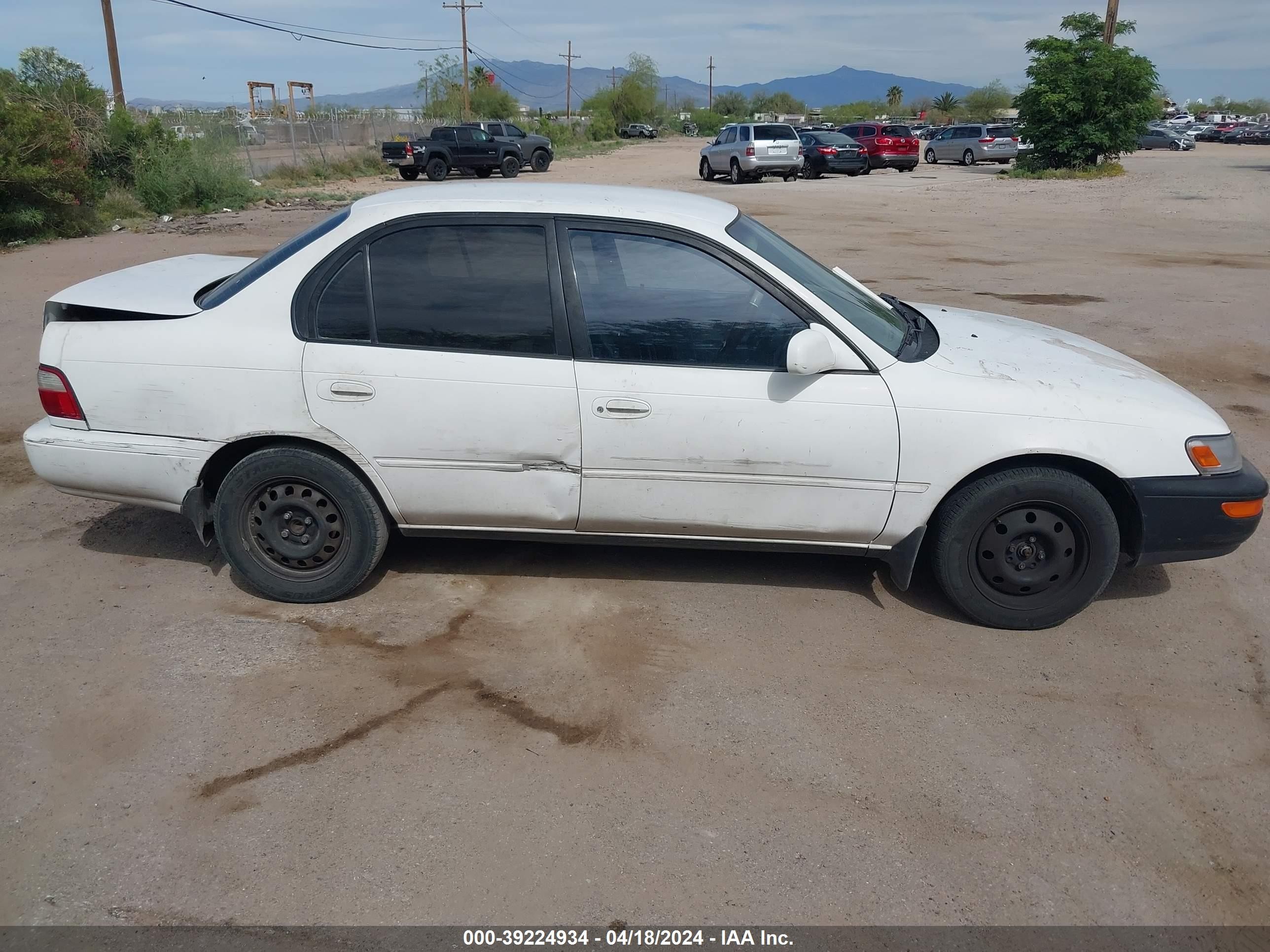 Photo 12 VIN: 2T1BB02E6TC174046 - TOYOTA COROLLA 