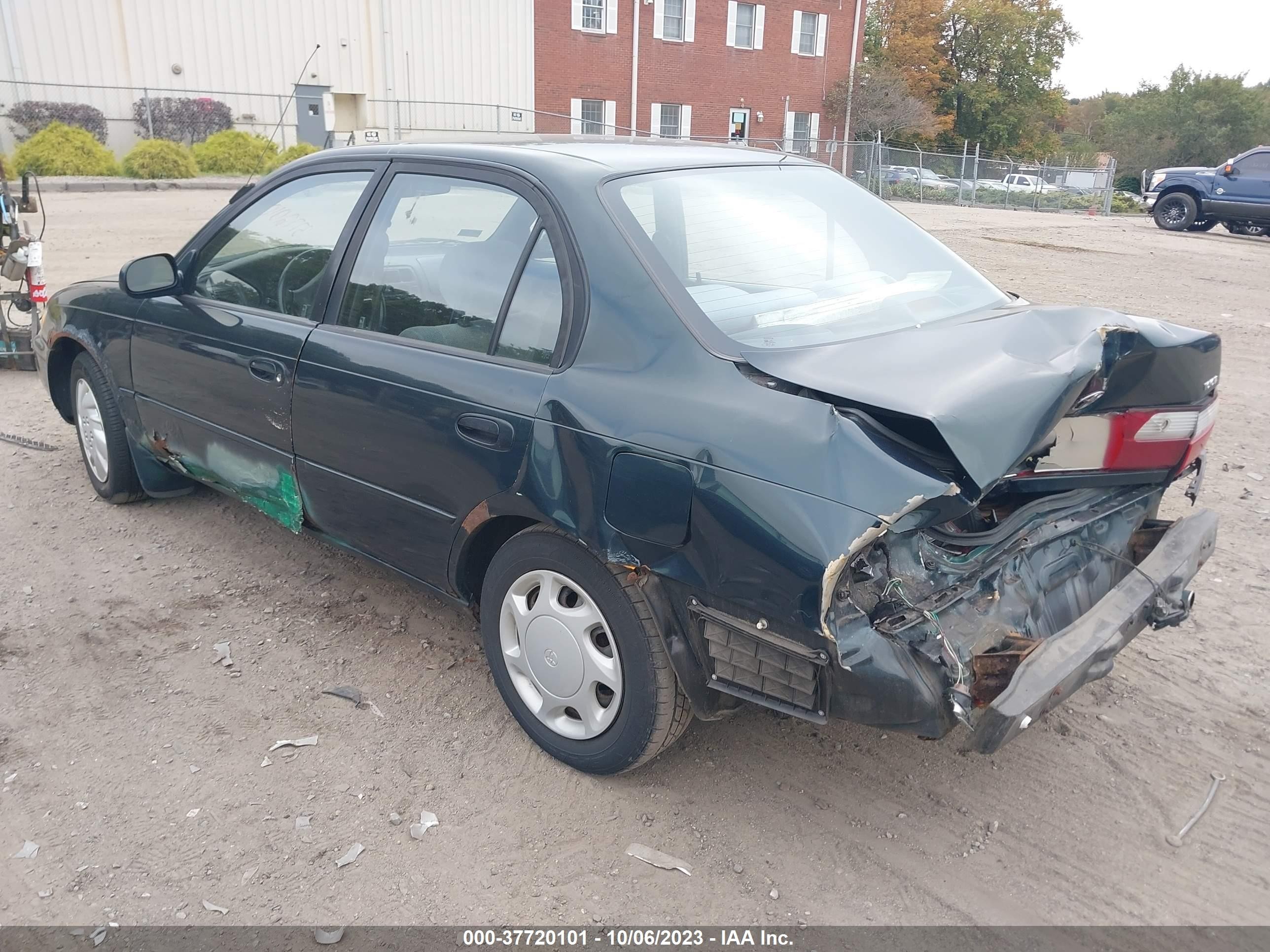 Photo 2 VIN: 2T1BB02E7TC174119 - TOYOTA COROLLA 