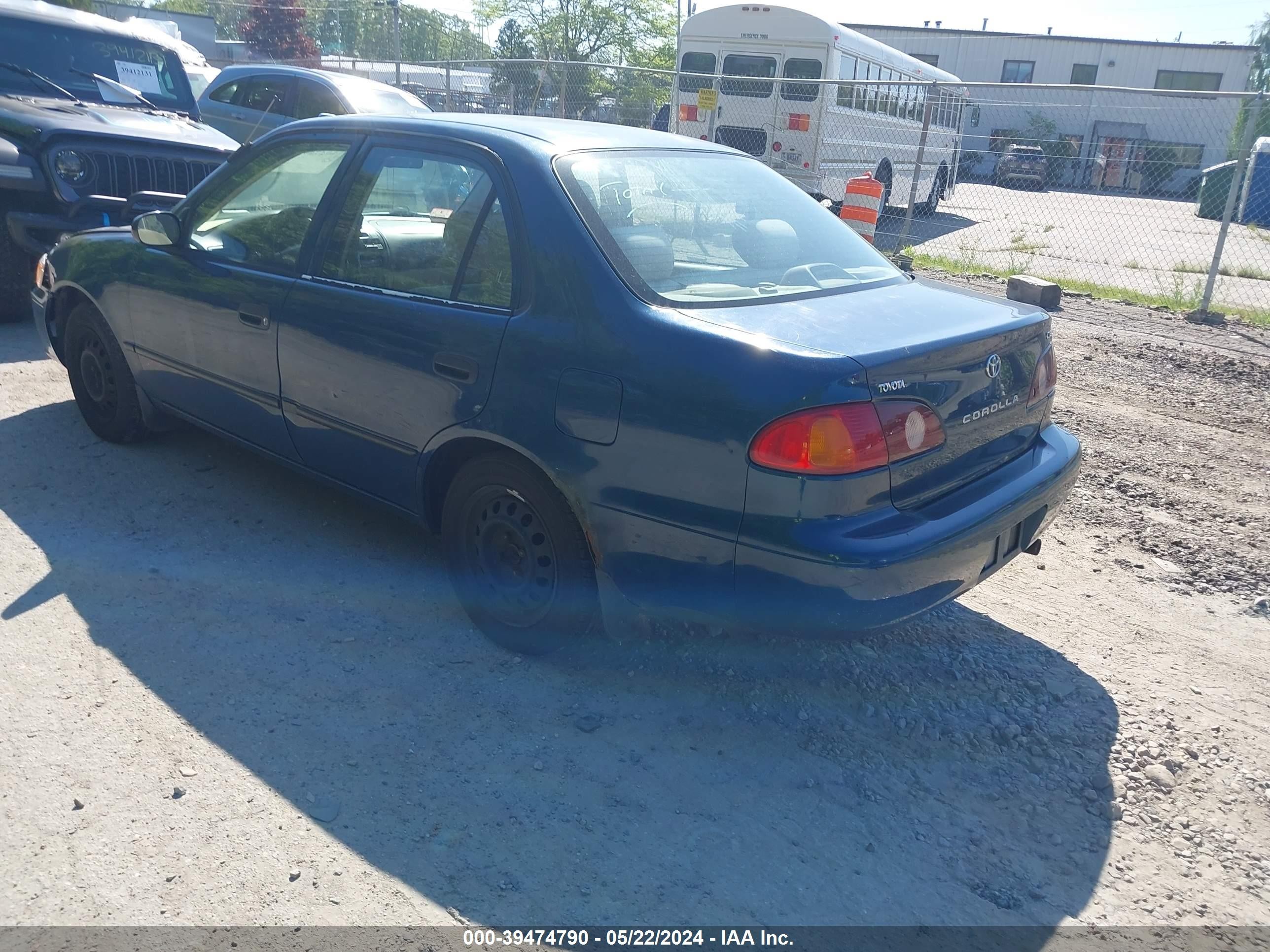 Photo 2 VIN: 2T1BR12E02C572921 - TOYOTA COROLLA 