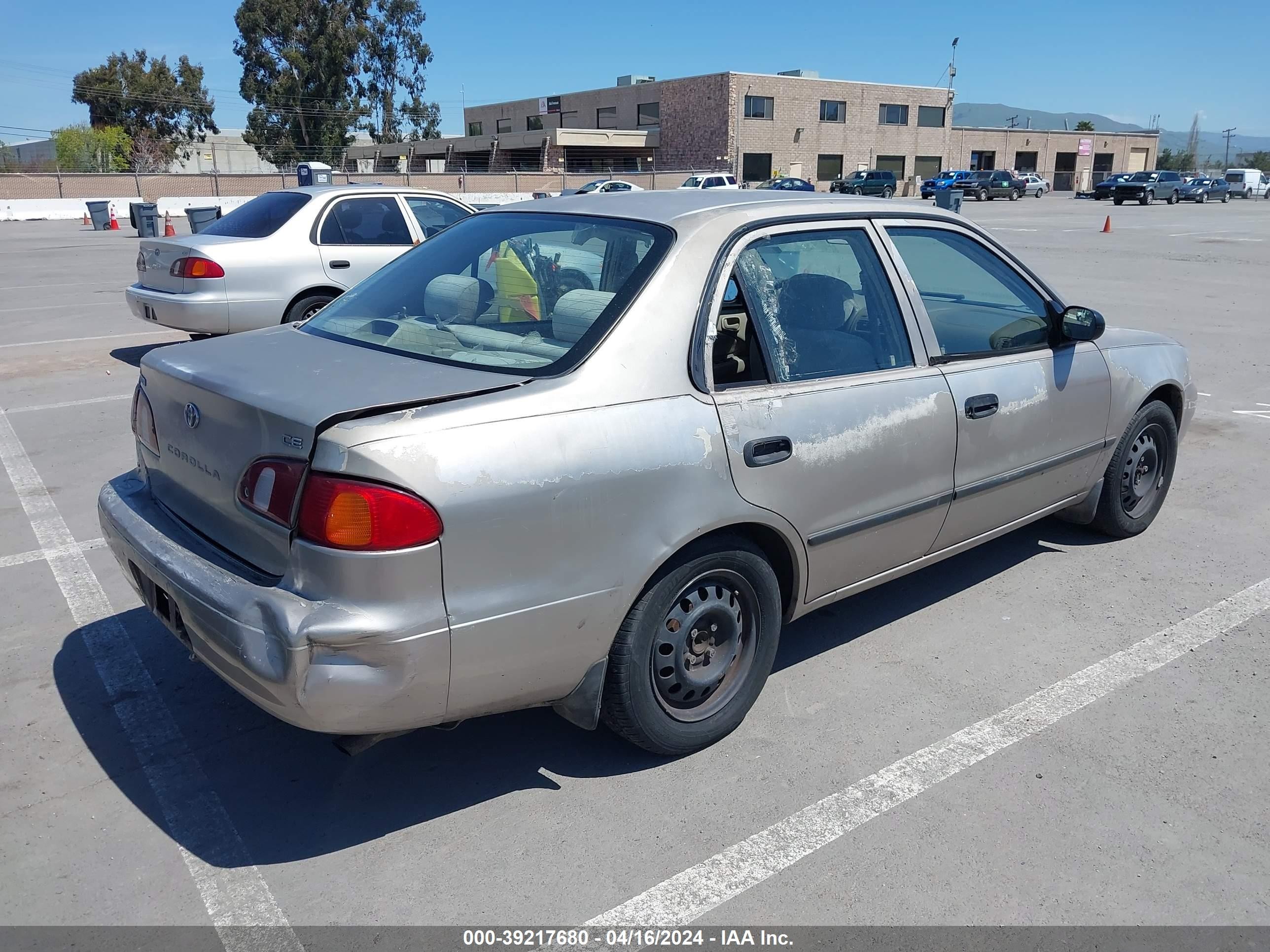 Photo 3 VIN: 2T1BR12E0YC368967 - TOYOTA COROLLA 