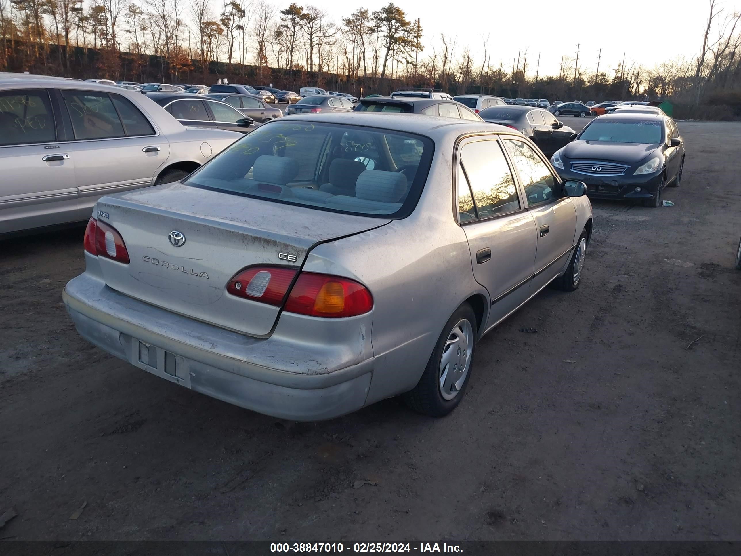 Photo 3 VIN: 2T1BR12E4XC180743 - TOYOTA COROLLA 