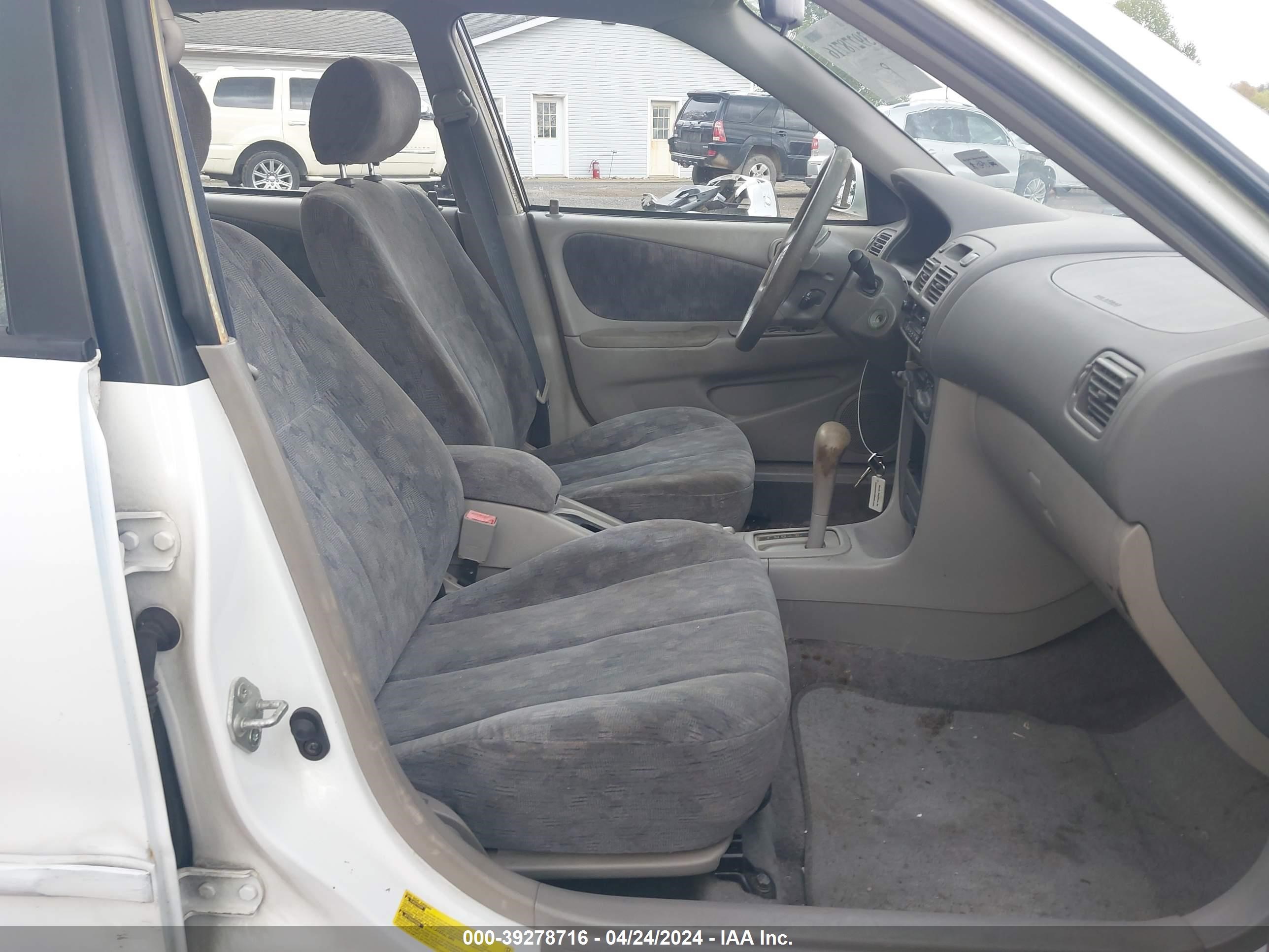 Photo 4 VIN: 2T1BR18E5WC070953 - TOYOTA COROLLA 