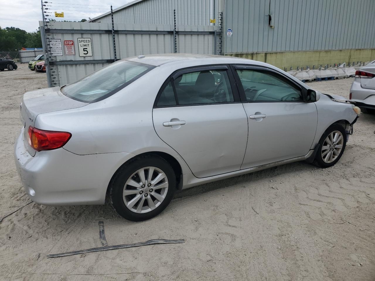 Photo 2 VIN: 2T1BU40E09C058256 - TOYOTA COROLLA 