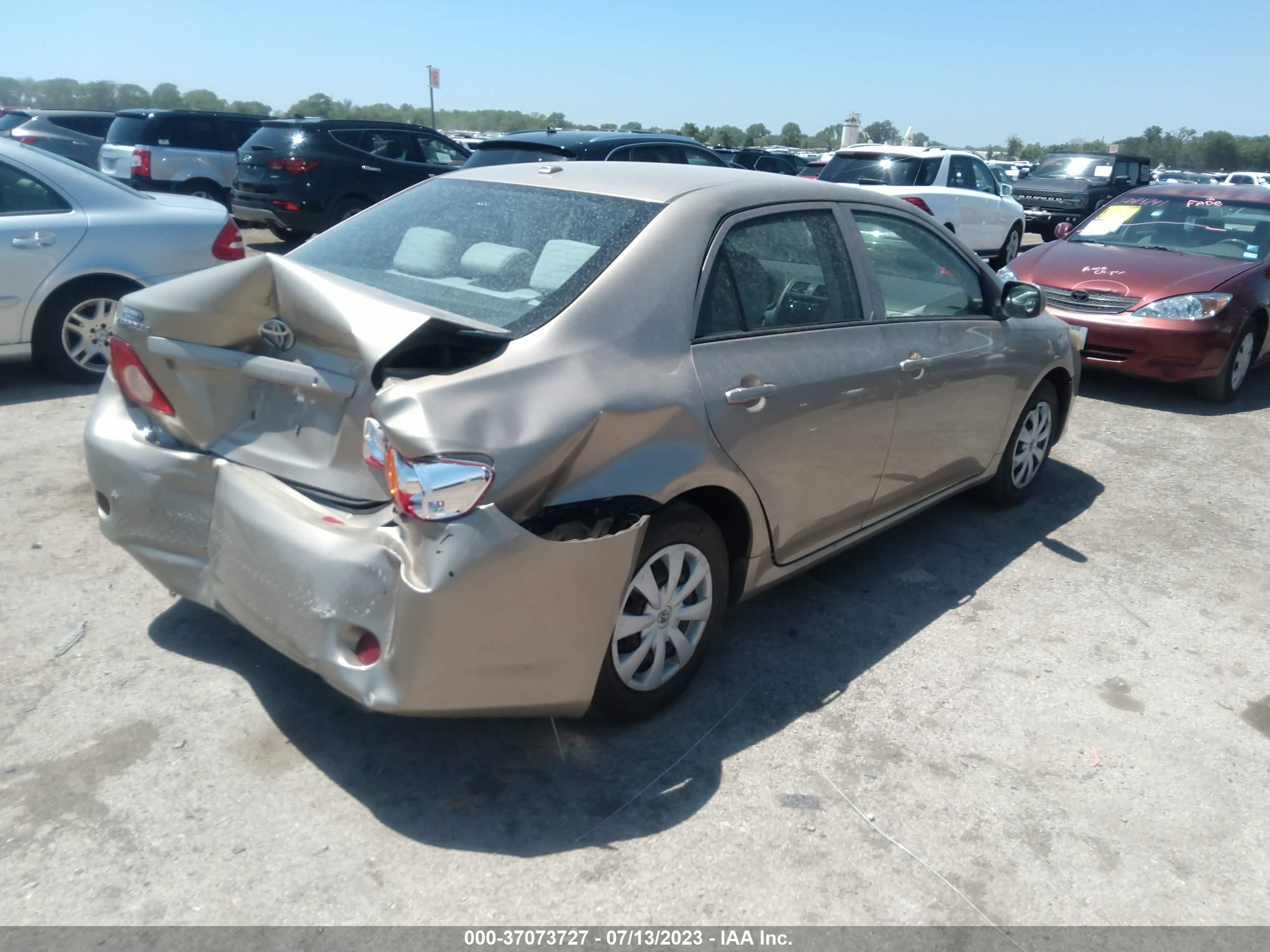 Photo 3 VIN: 2T1BU40E09C106872 - TOYOTA COROLLA 