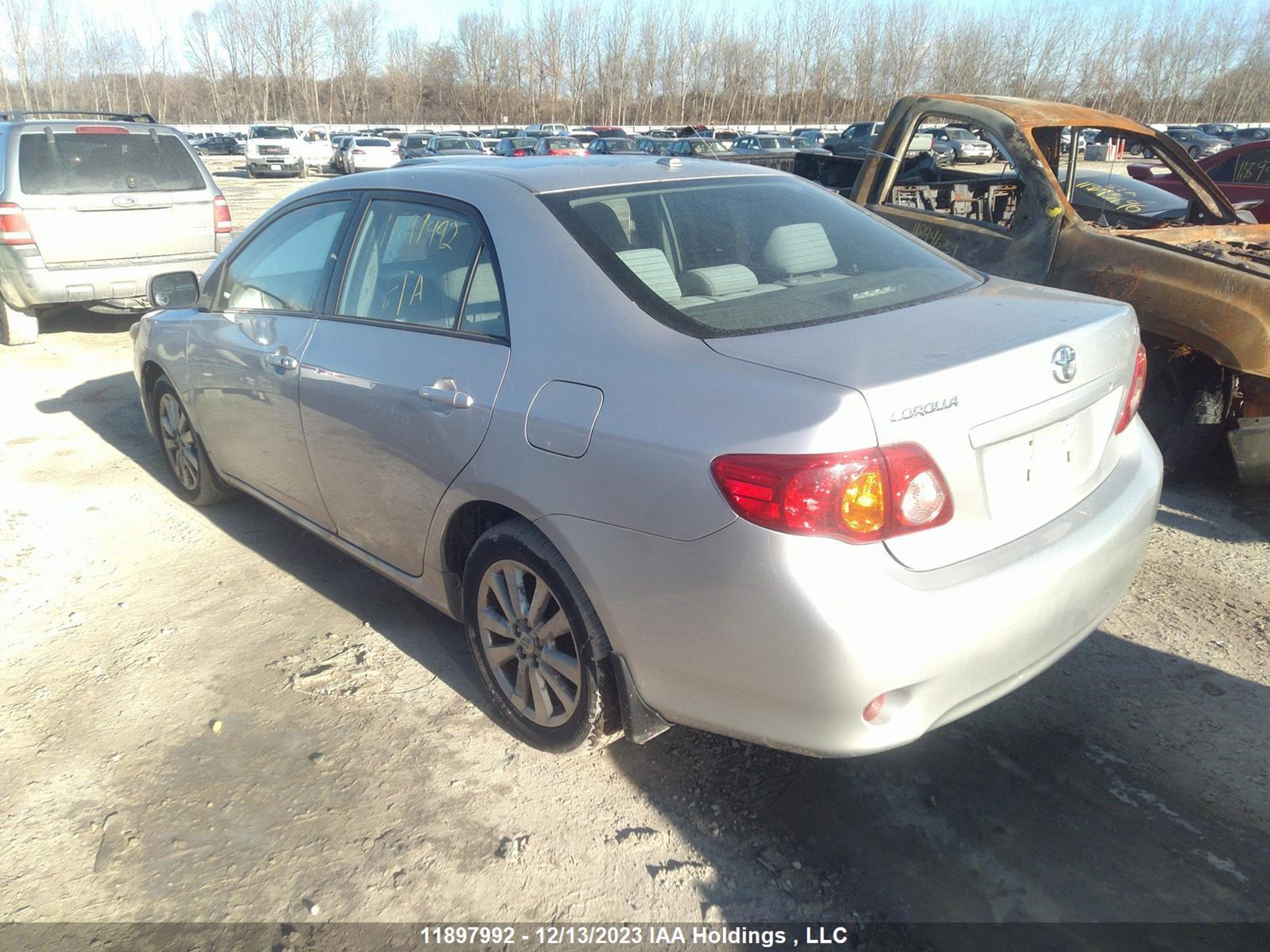 Photo 2 VIN: 2T1BU40E19C104306 - TOYOTA COROLLA 