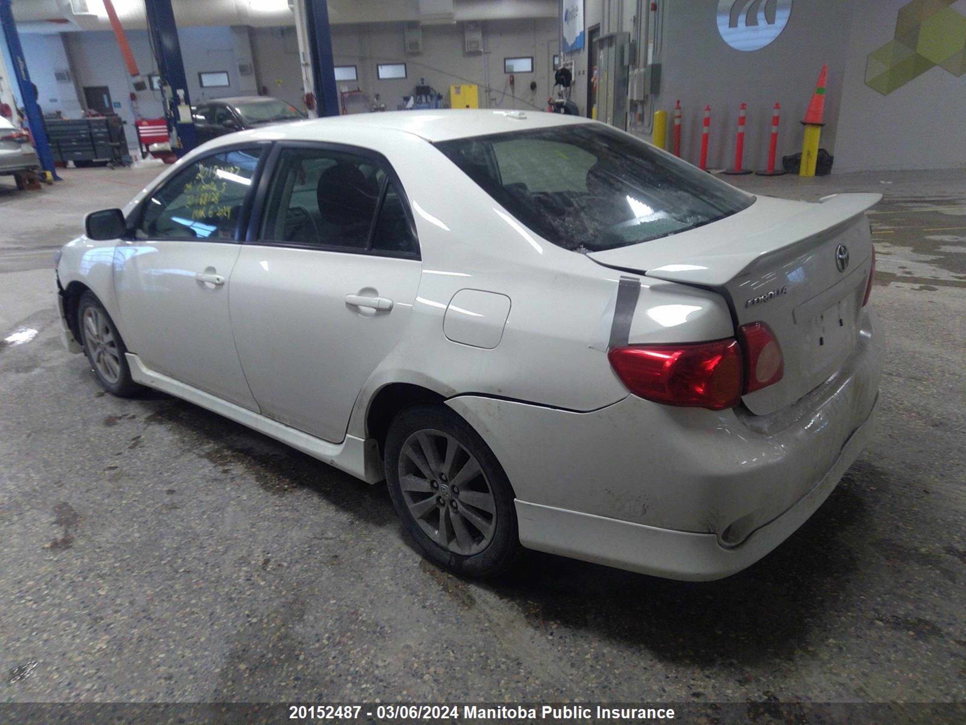 Photo 2 VIN: 2T1BU40E59C188128 - TOYOTA COROLLA 