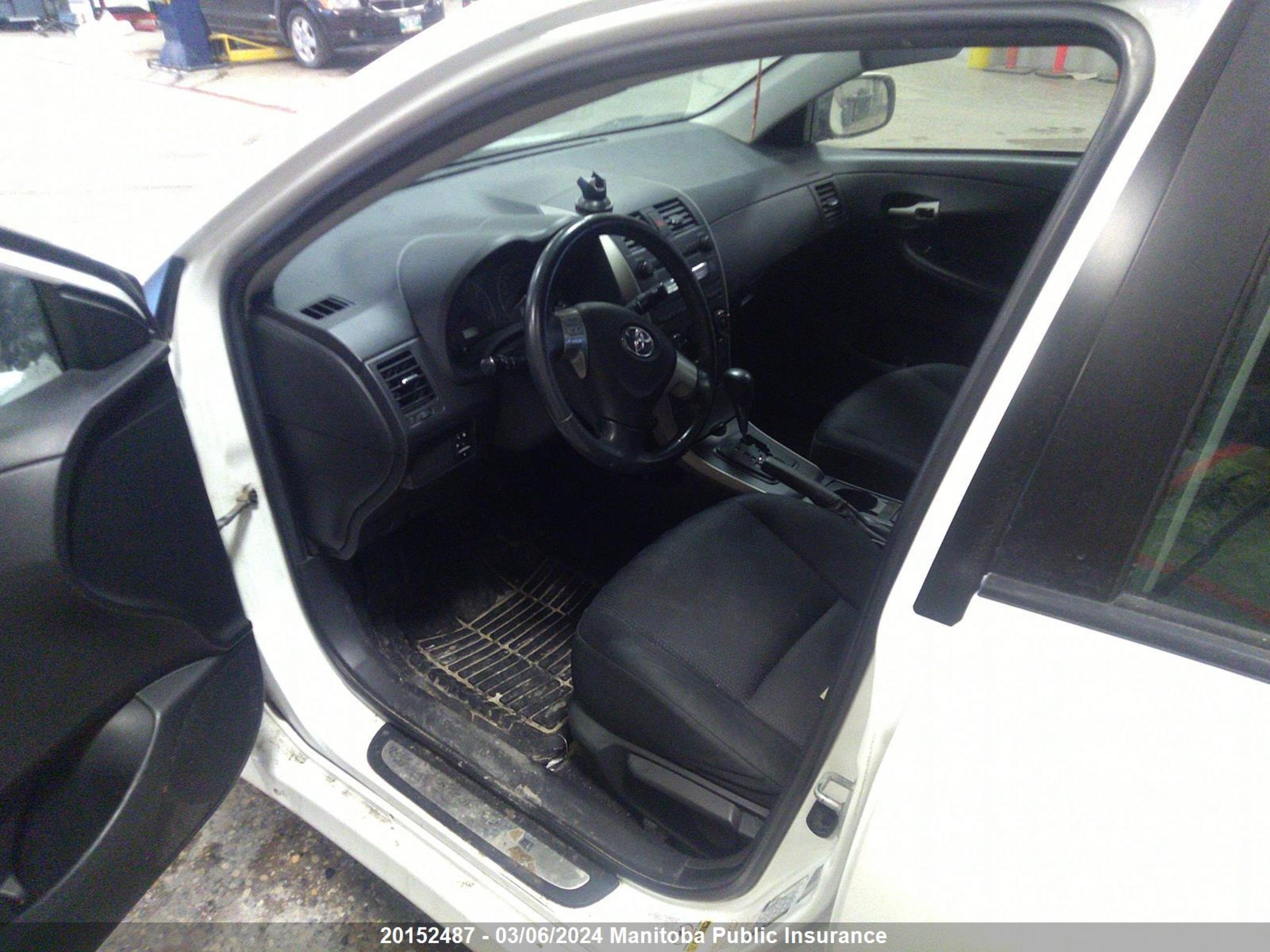 Photo 4 VIN: 2T1BU40E59C188128 - TOYOTA COROLLA 