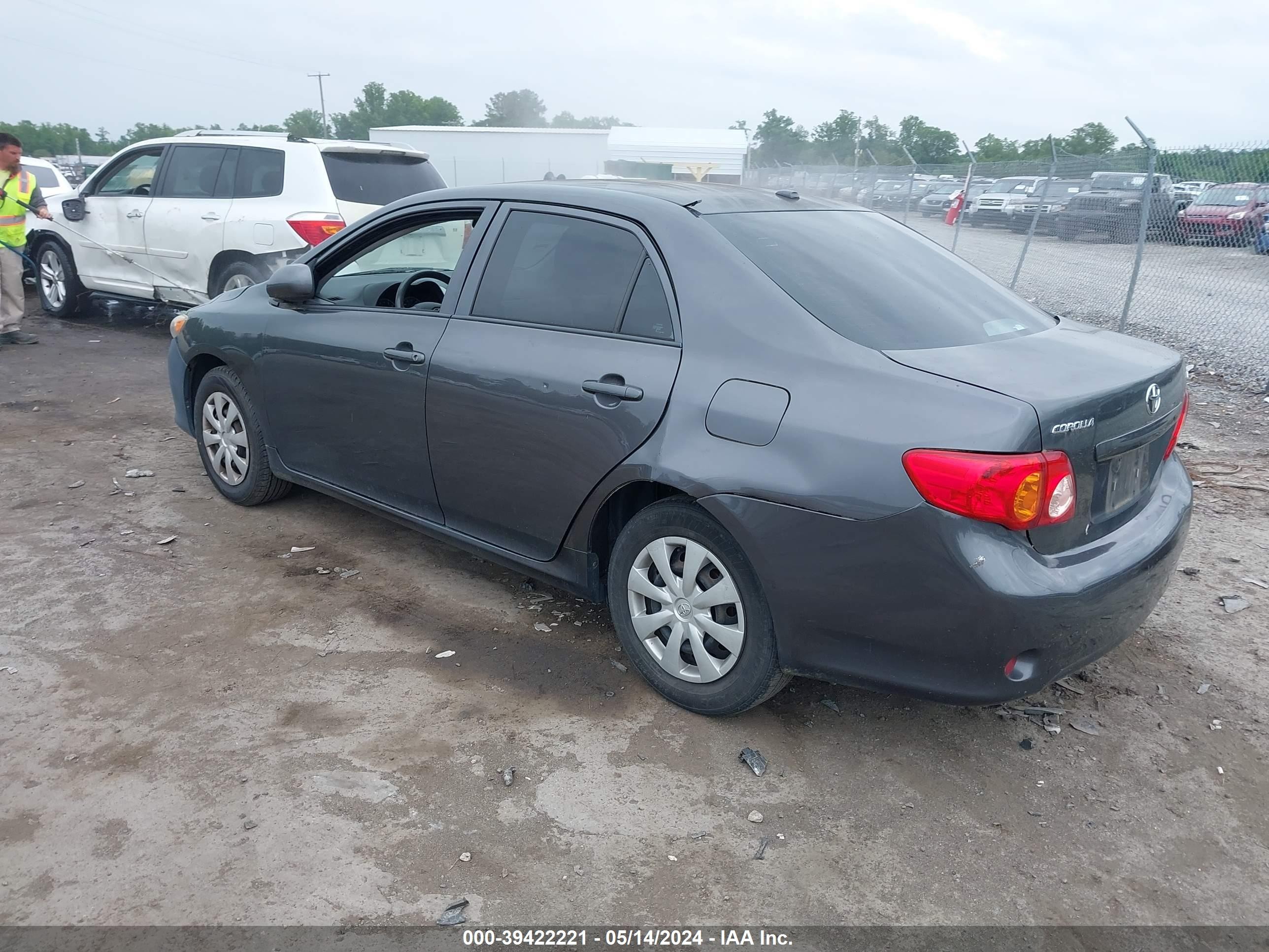 Photo 2 VIN: 2T1BU40EX9C173009 - TOYOTA COROLLA 