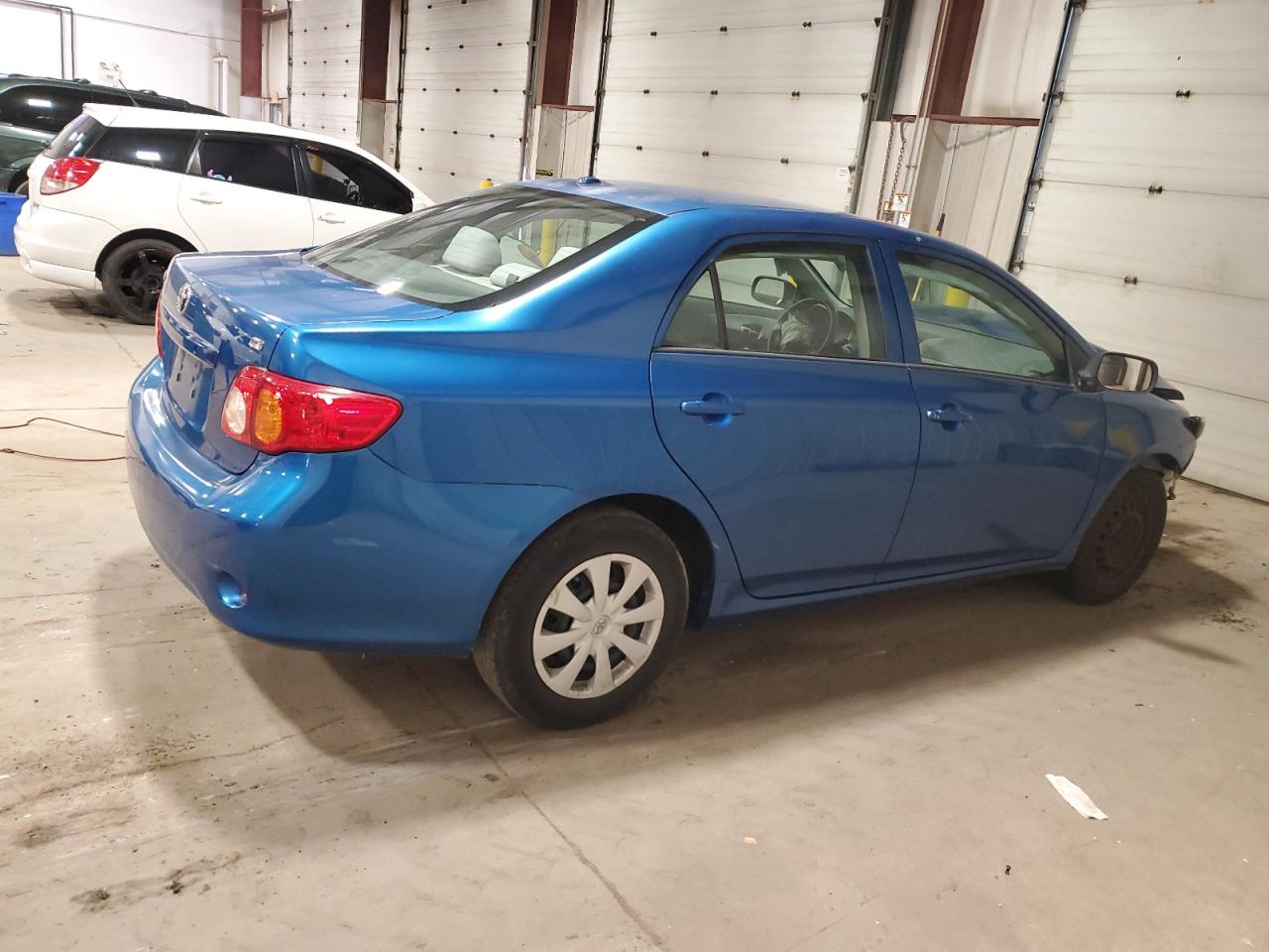 Photo 2 VIN: 2T1BU40EX9C180946 - TOYOTA COROLLA 