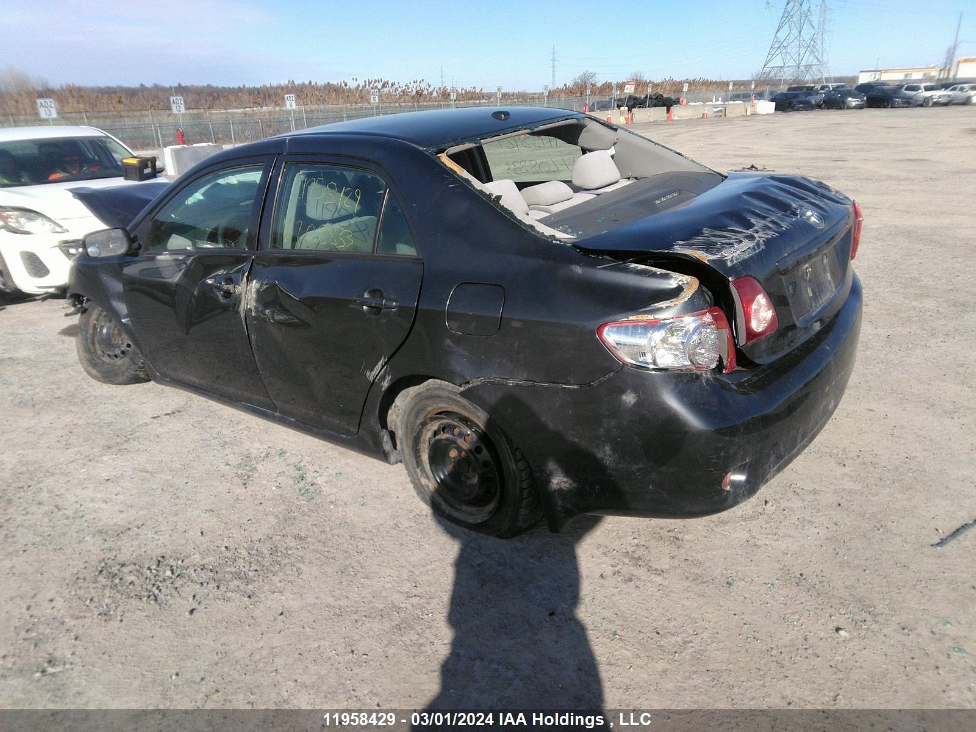 Photo 2 VIN: 2T1BU4EE0AC208833 - TOYOTA COROLLA 