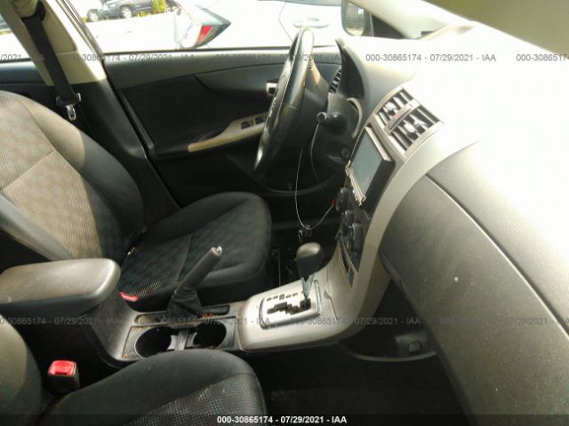 Photo 4 VIN: 2T1BU4EE0AC351801 - TOYOTA COROLLA 