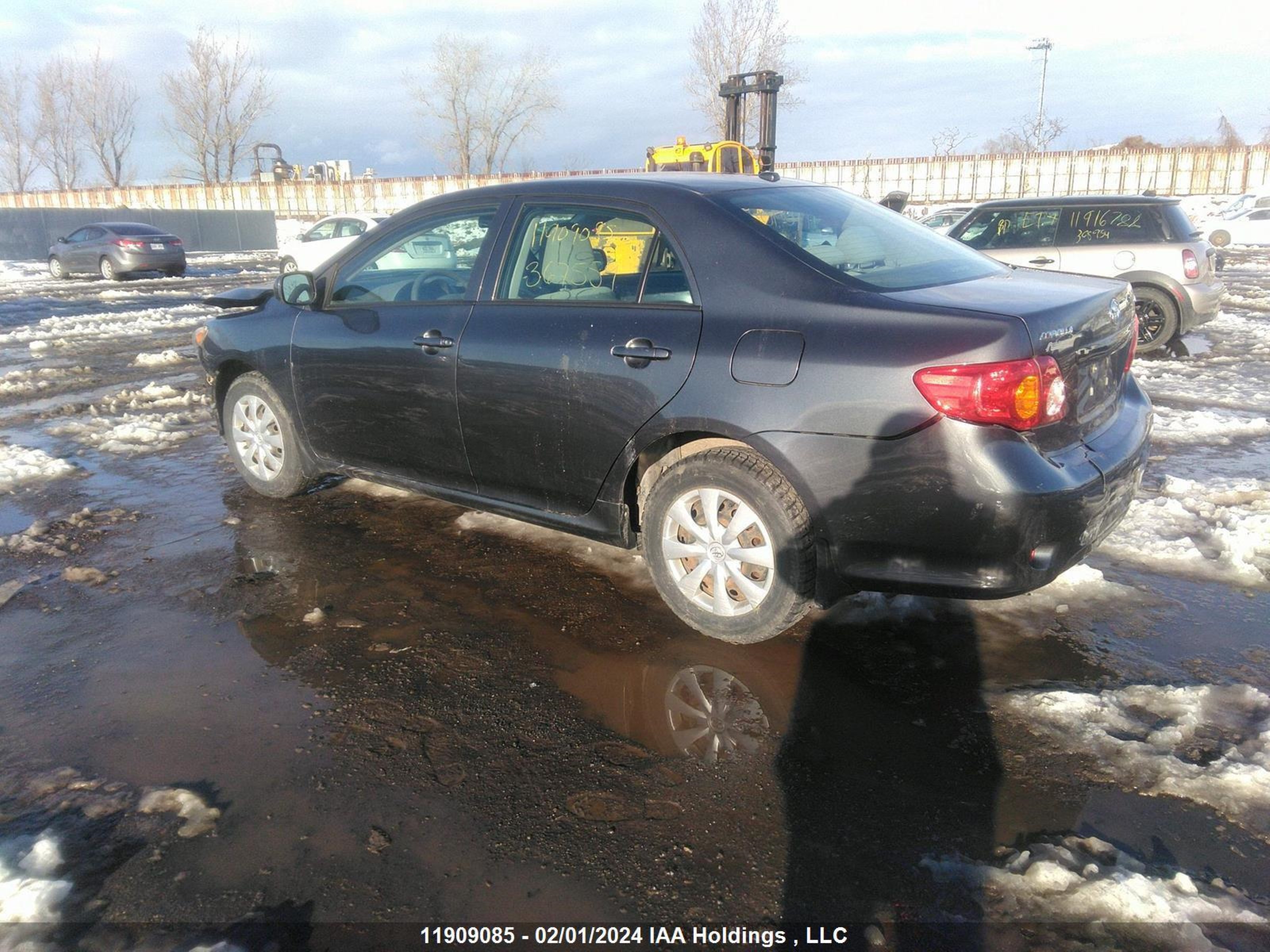 Photo 2 VIN: 2T1BU4EE0AC367559 - TOYOTA COROLLA 