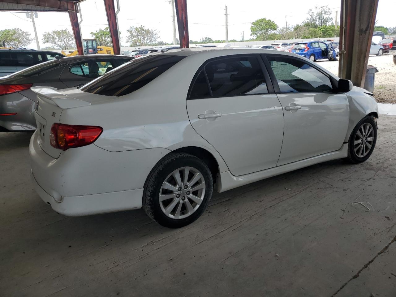 Photo 2 VIN: 2T1BU4EE0AC460064 - TOYOTA COROLLA 