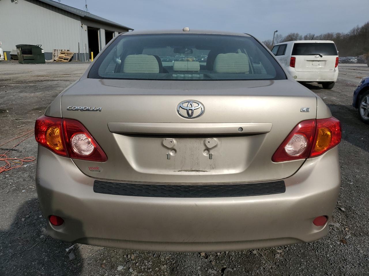 Photo 5 VIN: 2T1BU4EE0AC528492 - TOYOTA COROLLA 