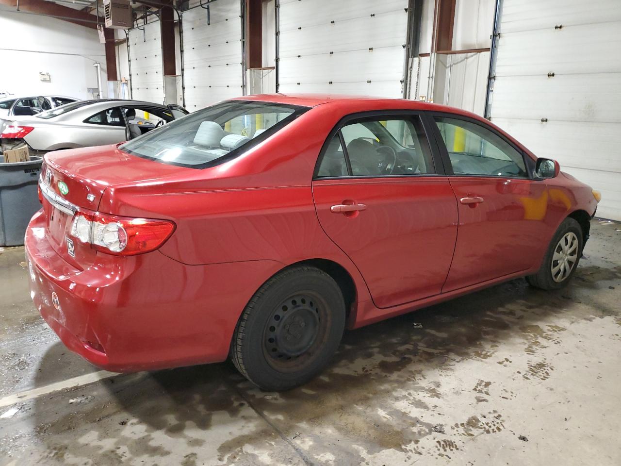 Photo 2 VIN: 2T1BU4EE0BC623880 - TOYOTA COROLLA 