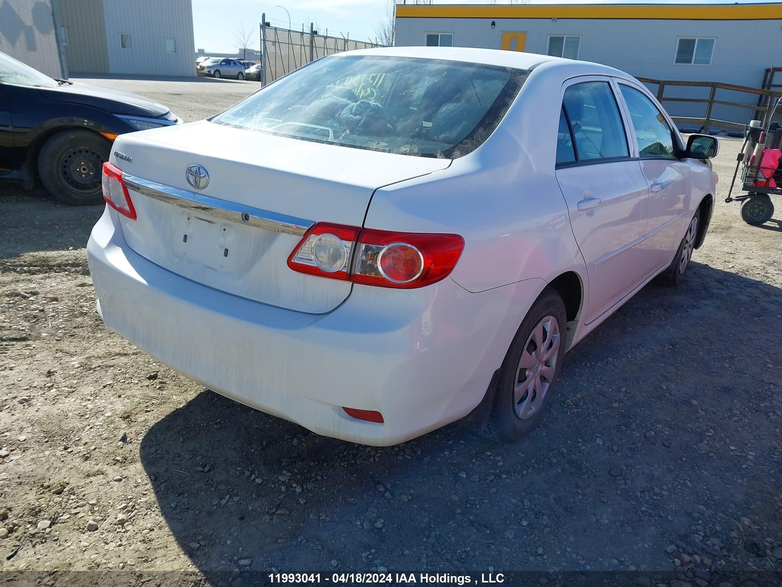 Photo 3 VIN: 2T1BU4EE0BC711957 - TOYOTA COROLLA 