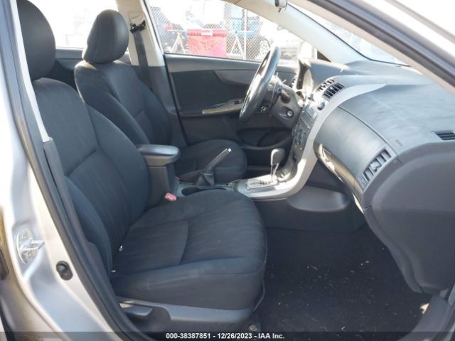 Photo 4 VIN: 2T1BU4EE0BC751262 - TOYOTA COROLLA 