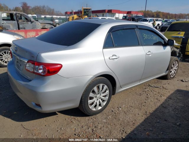 Photo 3 VIN: 2T1BU4EE0CC780410 - TOYOTA COROLLA 