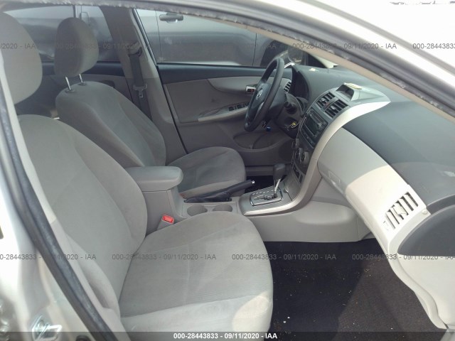 Photo 4 VIN: 2T1BU4EE0CC818072 - TOYOTA COROLLA 