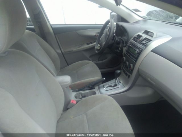 Photo 4 VIN: 2T1BU4EE0CC858703 - TOYOTA COROLLA 