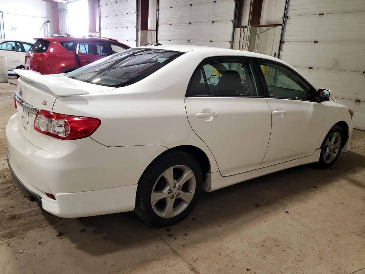 Photo 2 VIN: 2T1BU4EE0CC911772 - TOYOTA COROLLA 