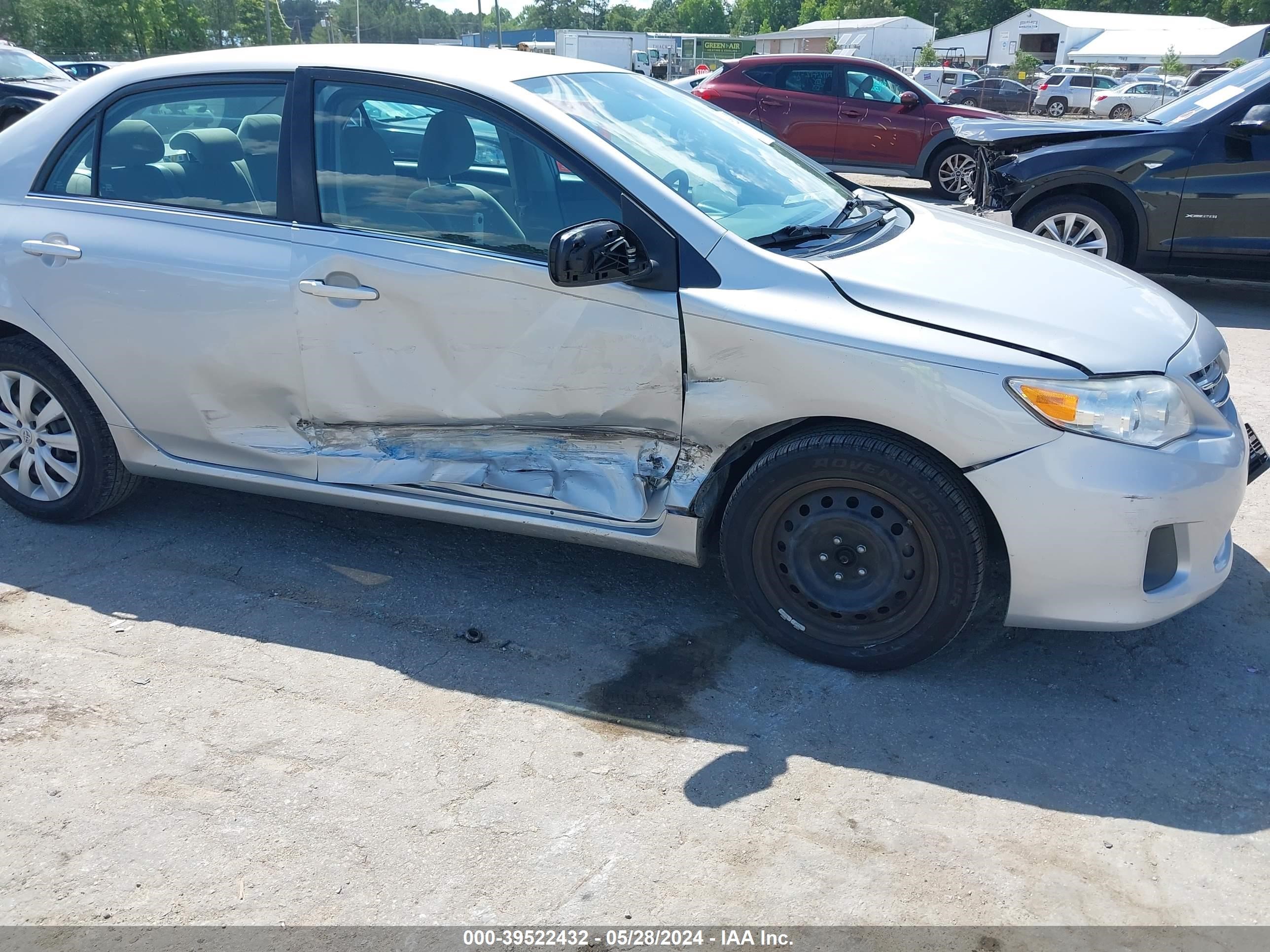 Photo 5 VIN: 2T1BU4EE0DC047338 - TOYOTA COROLLA 