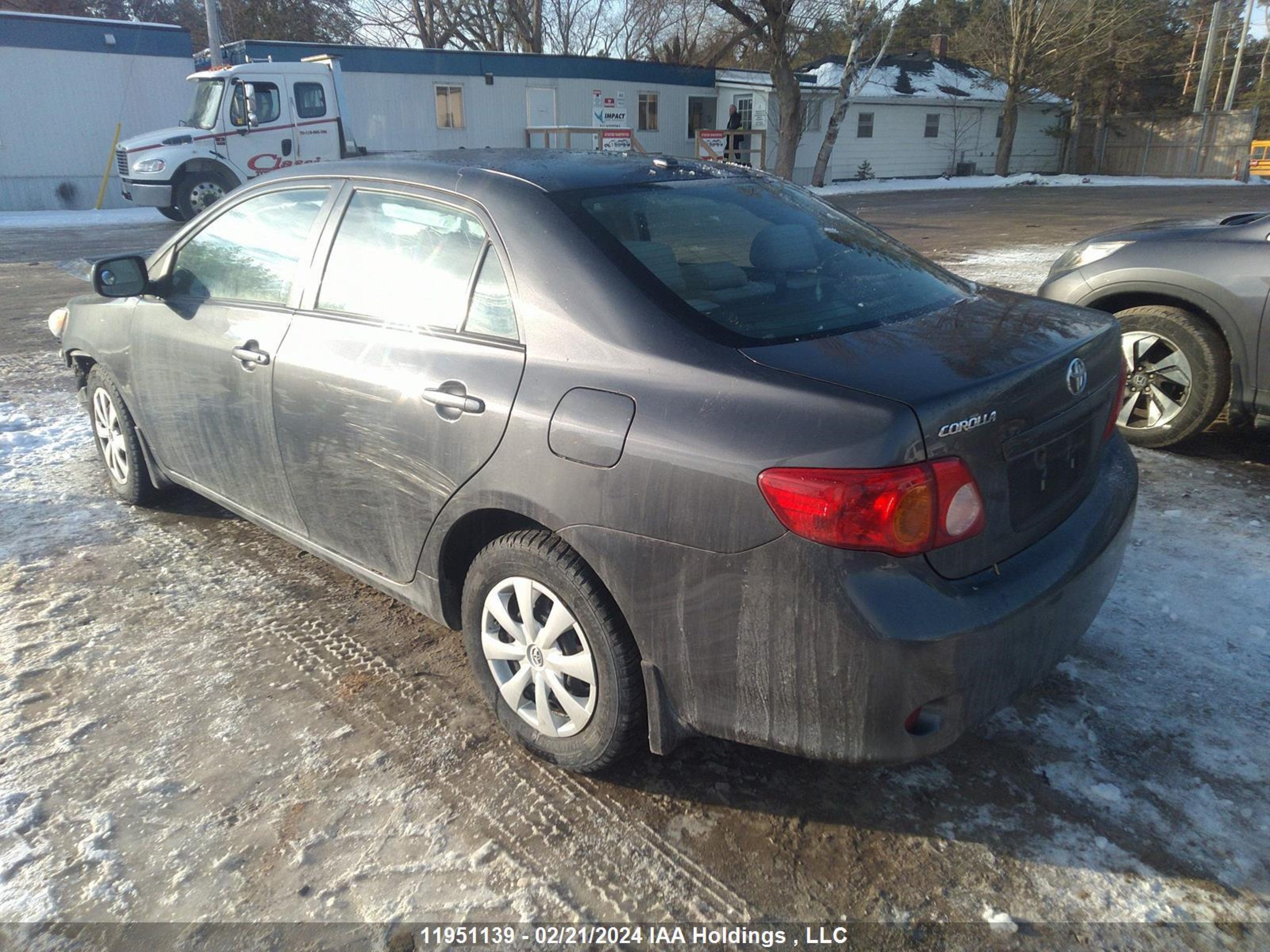 Photo 2 VIN: 2T1BU4EE1AC198250 - TOYOTA COROLLA 