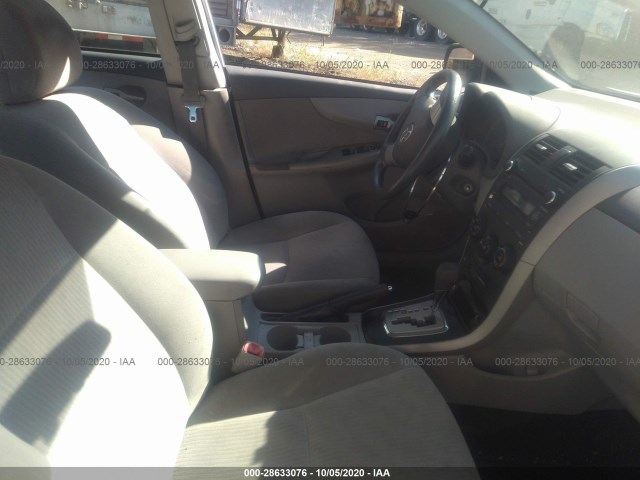 Photo 4 VIN: 2T1BU4EE1AC282021 - TOYOTA COROLLA 