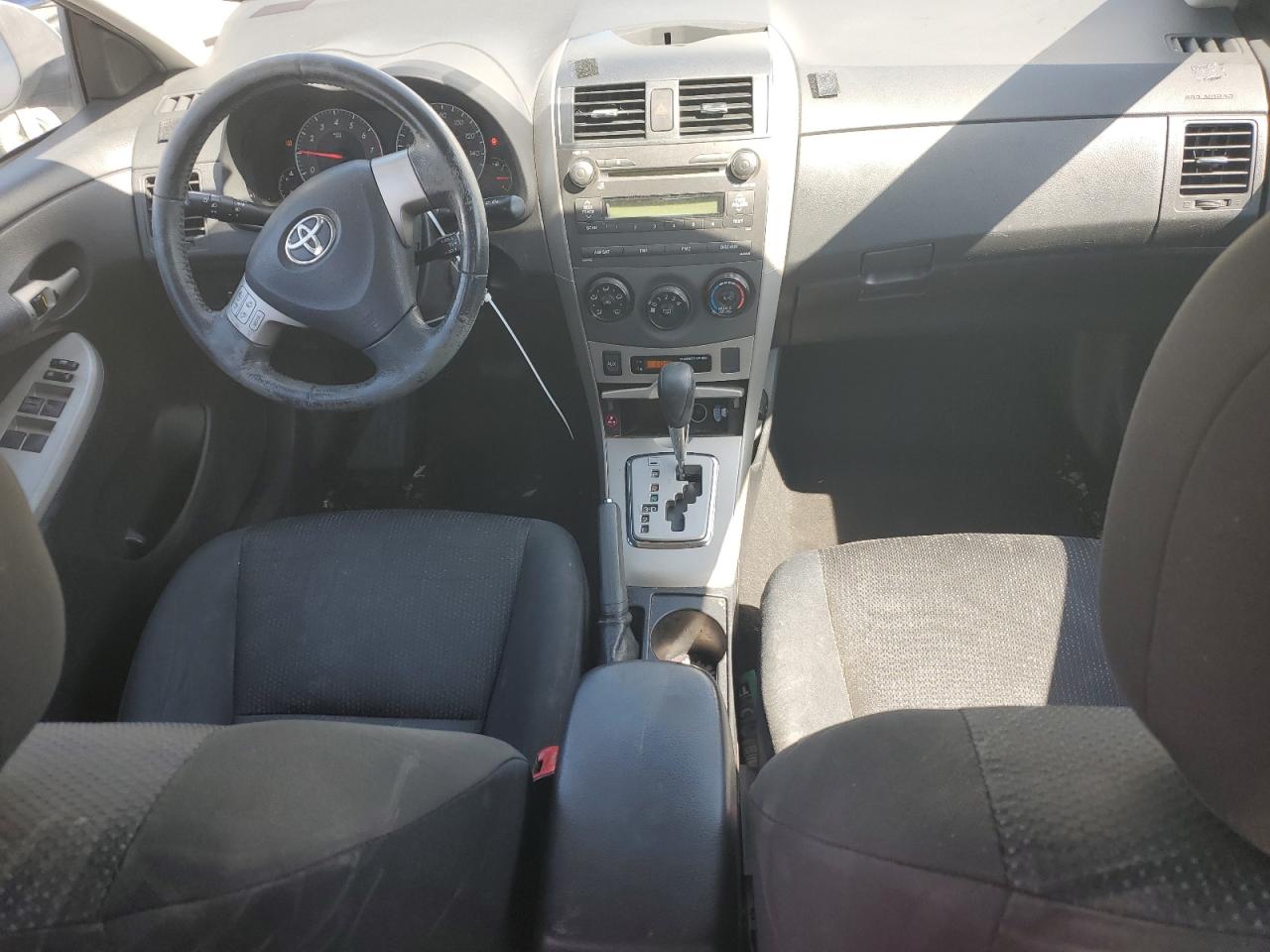 Photo 7 VIN: 2T1BU4EE1AC410306 - TOYOTA COROLLA 