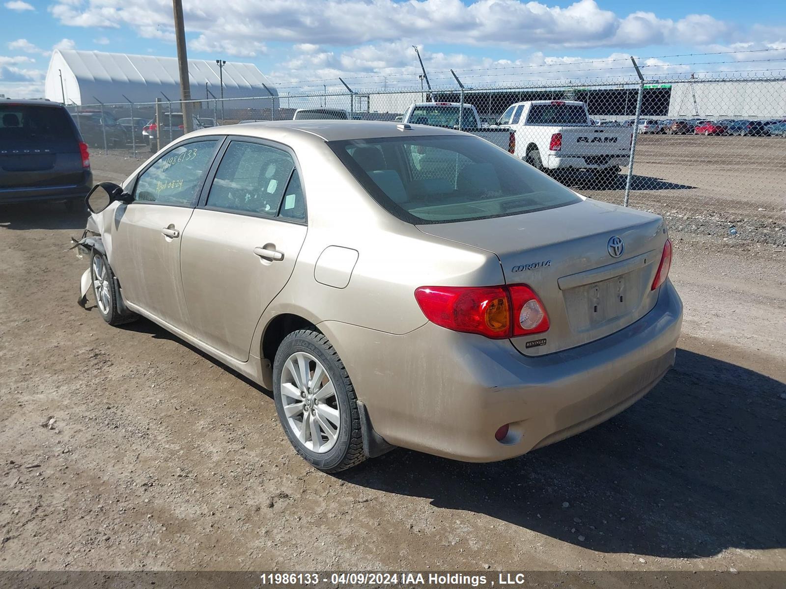 Photo 2 VIN: 2T1BU4EE1AC482705 - TOYOTA COROLLA 