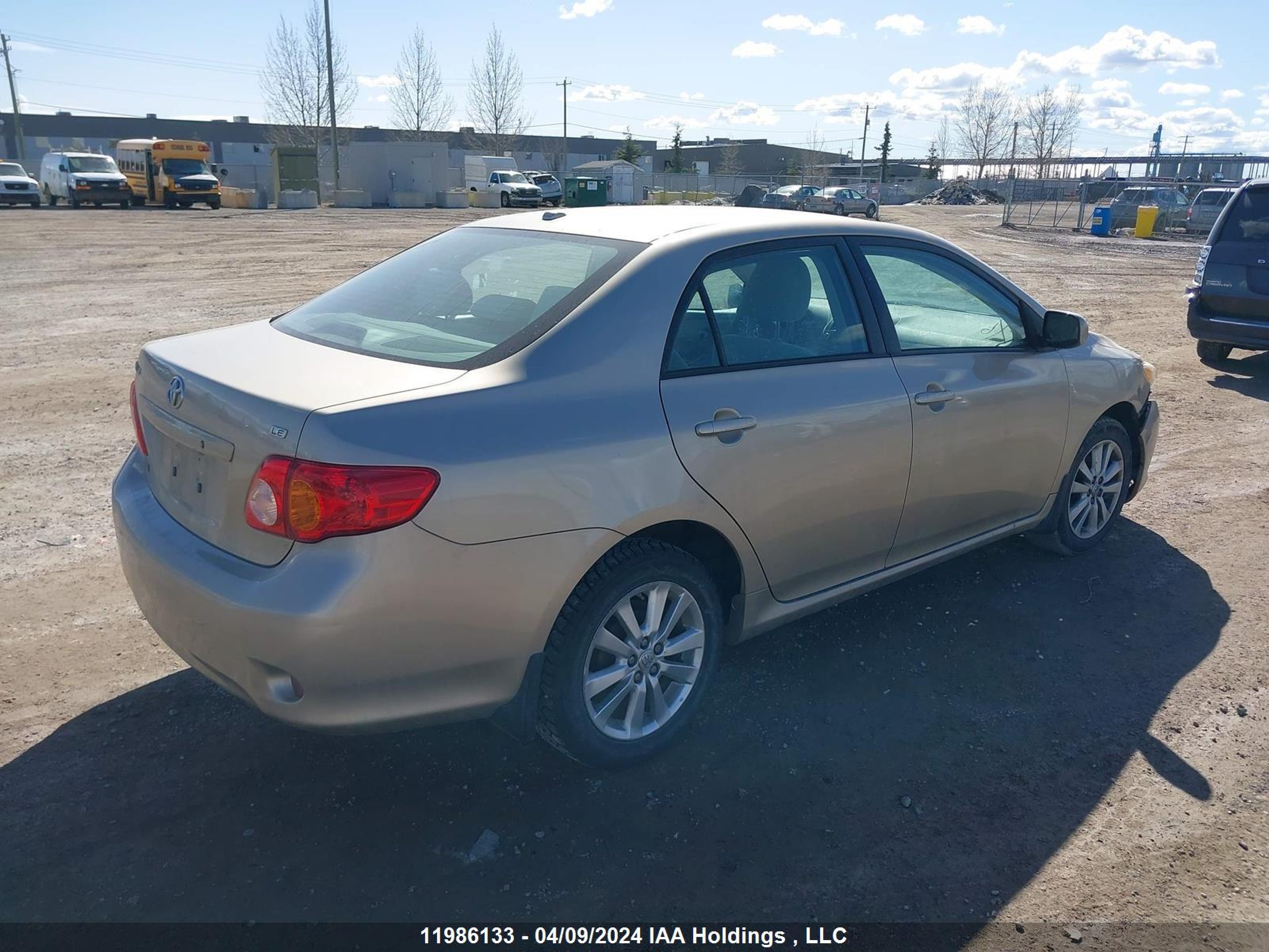 Photo 3 VIN: 2T1BU4EE1AC482705 - TOYOTA COROLLA 