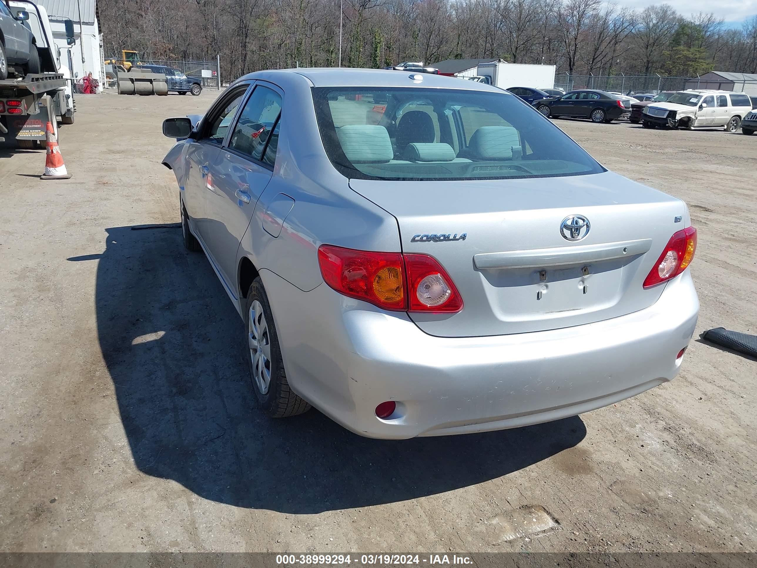 Photo 2 VIN: 2T1BU4EE1AC529781 - TOYOTA COROLLA 