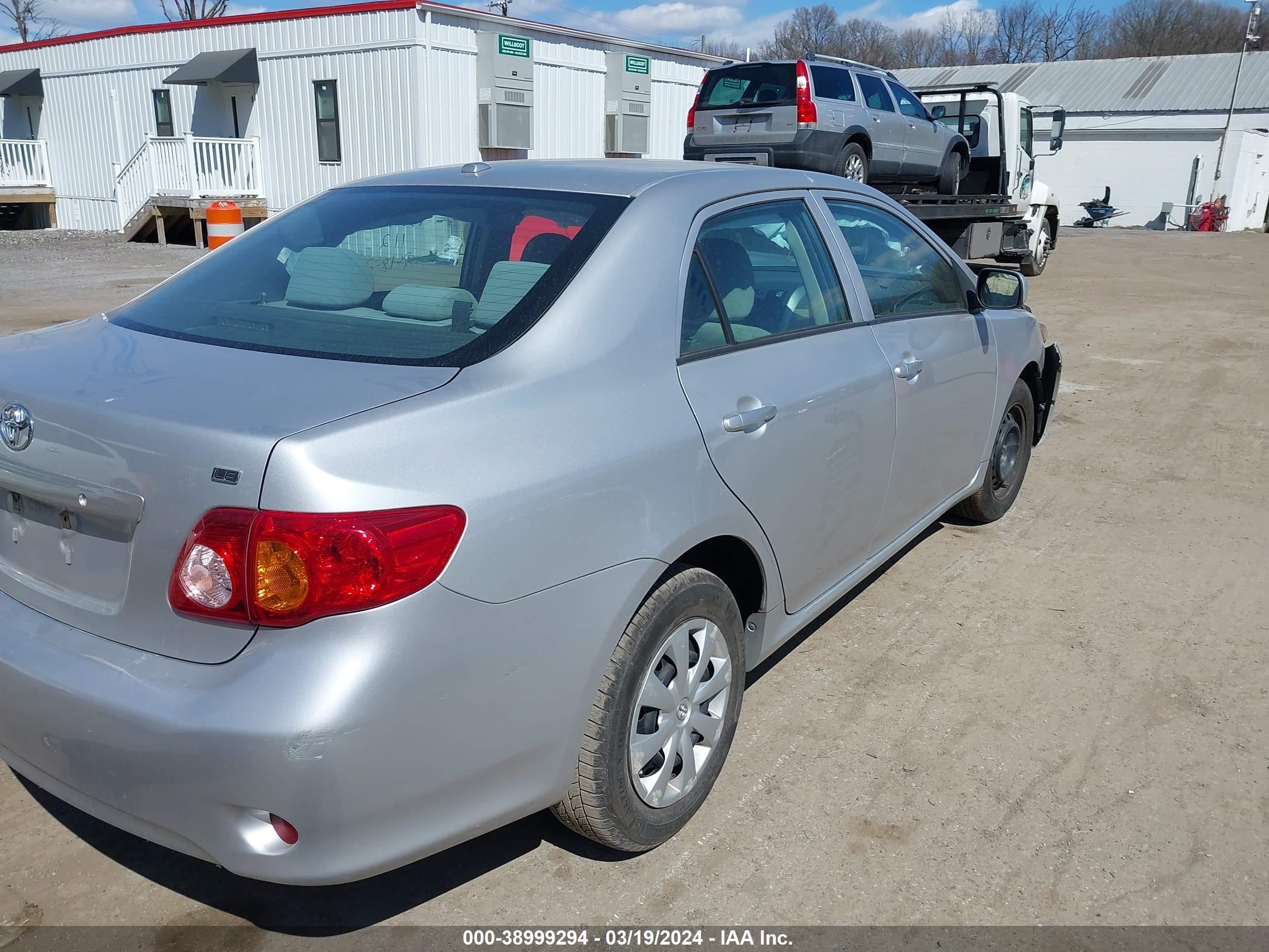 Photo 3 VIN: 2T1BU4EE1AC529781 - TOYOTA COROLLA 