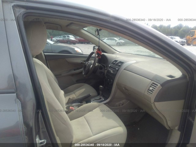 Photo 4 VIN: 2T1BU4EE1AC533975 - TOYOTA COROLLA 