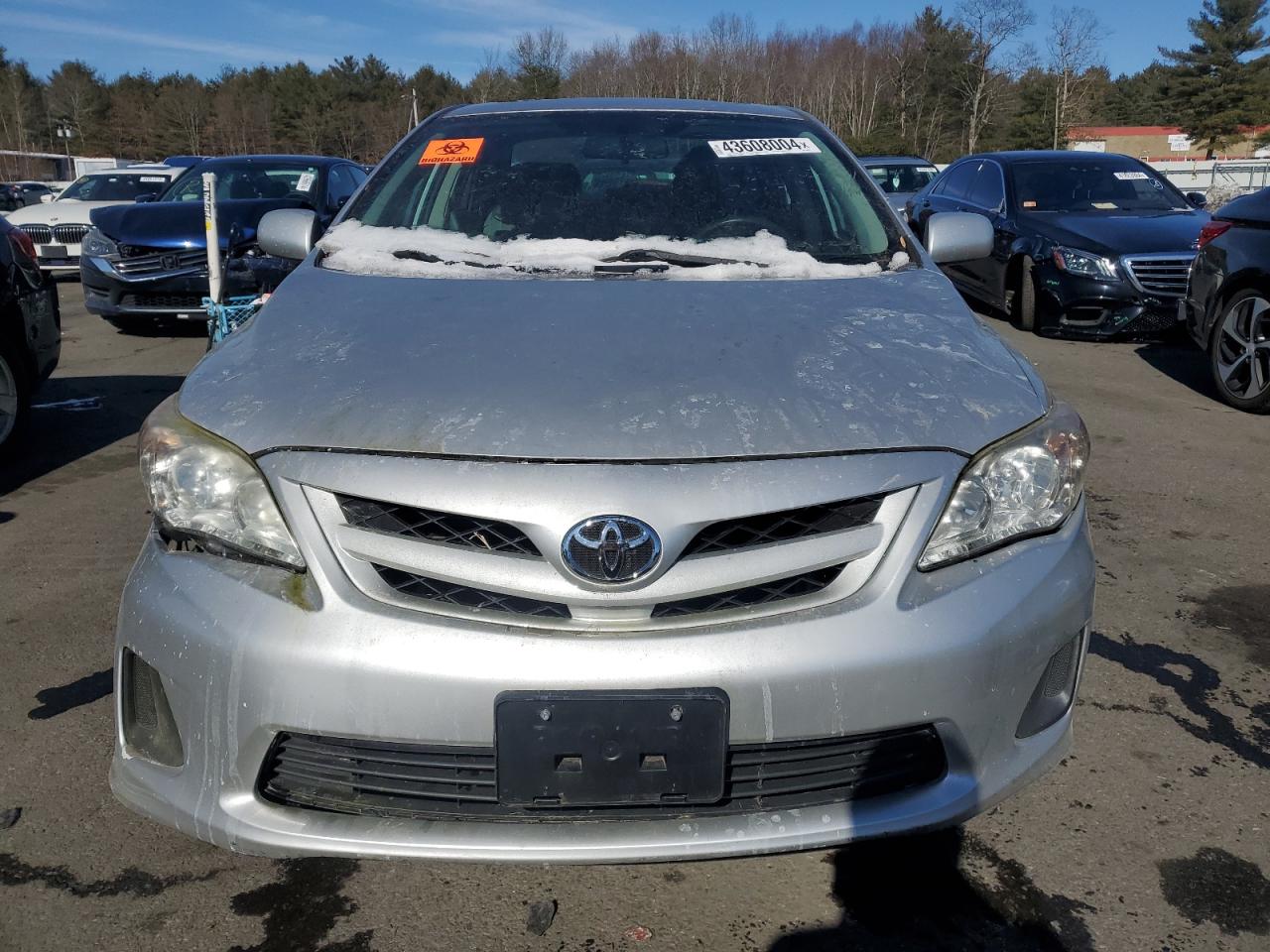 Photo 4 VIN: 2T1BU4EE1BC666222 - TOYOTA COROLLA 