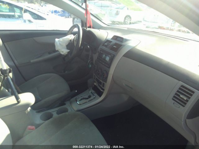 Photo 4 VIN: 2T1BU4EE1CC795661 - TOYOTA COROLLA 