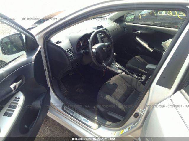 Photo 4 VIN: 2T1BU4EE1CC803001 - TOYOTA COROLLA 