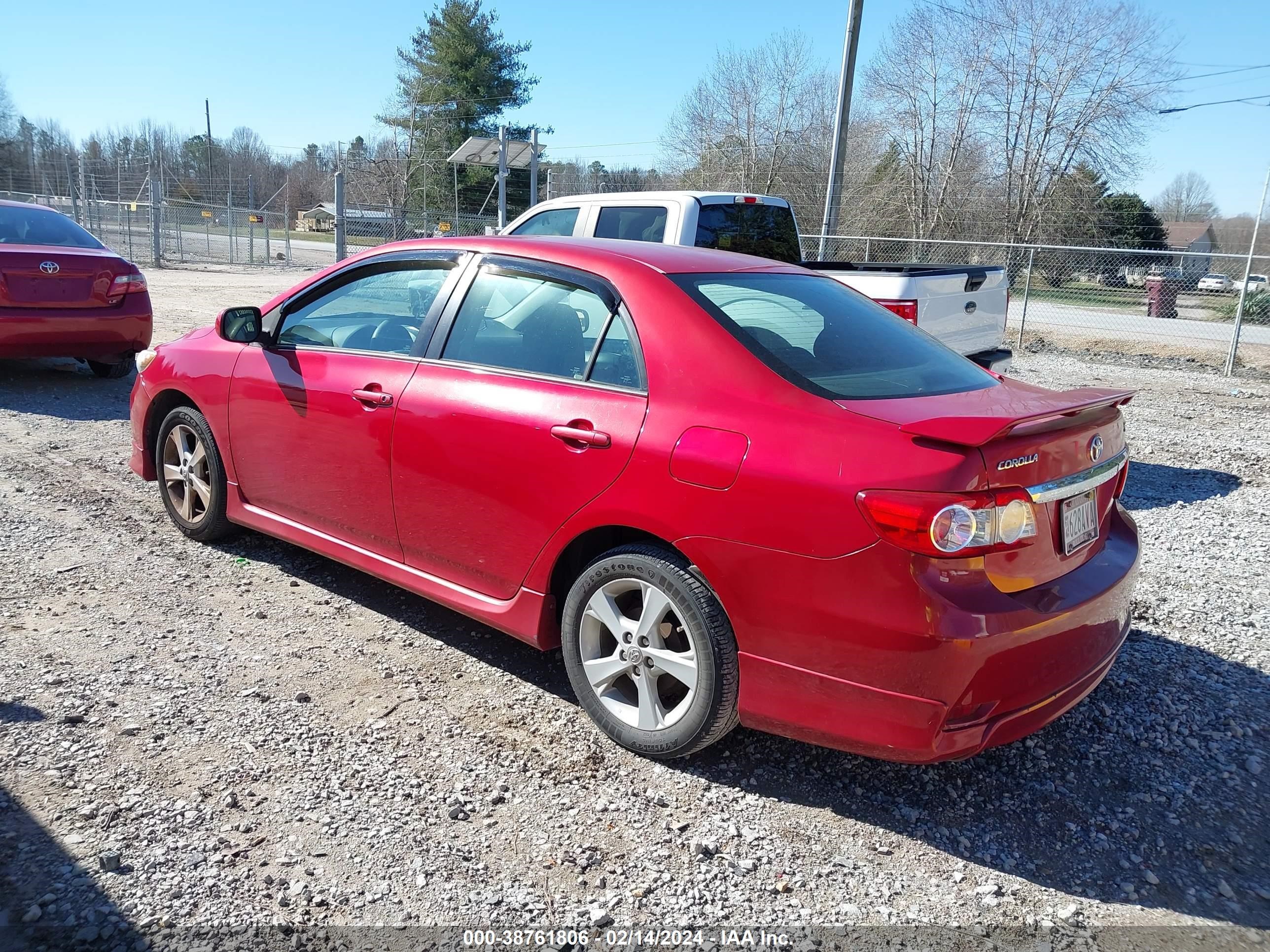 Photo 2 VIN: 2T1BU4EE1CC884825 - TOYOTA COROLLA 