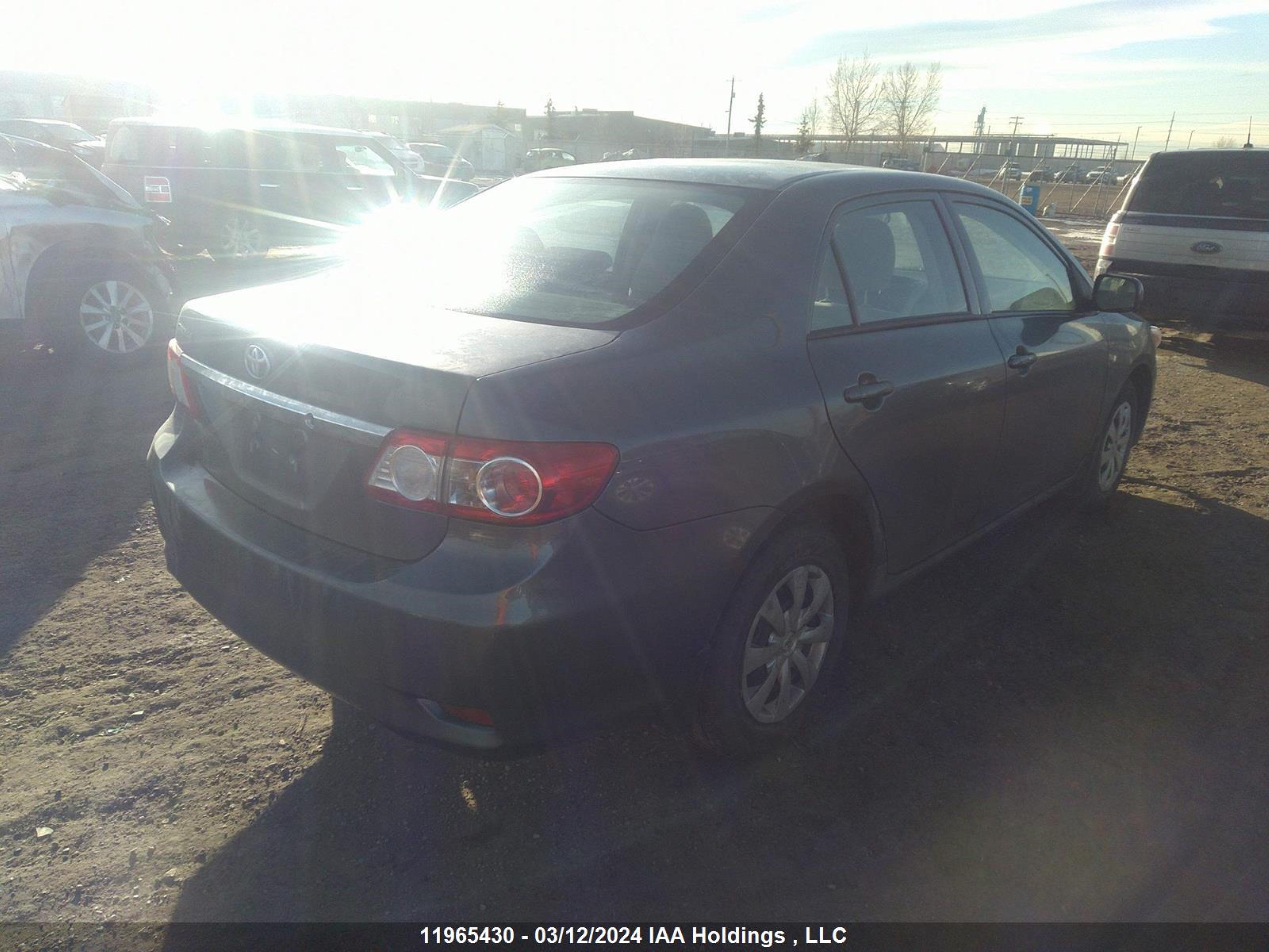 Photo 3 VIN: 2T1BU4EE1DC035277 - TOYOTA COROLLA 