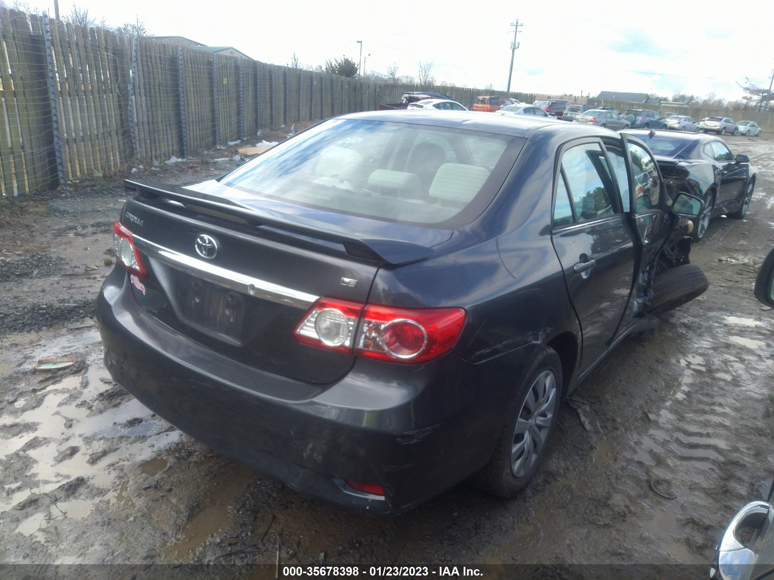 Photo 3 VIN: 2T1BU4EE1DC045856 - TOYOTA COROLLA 