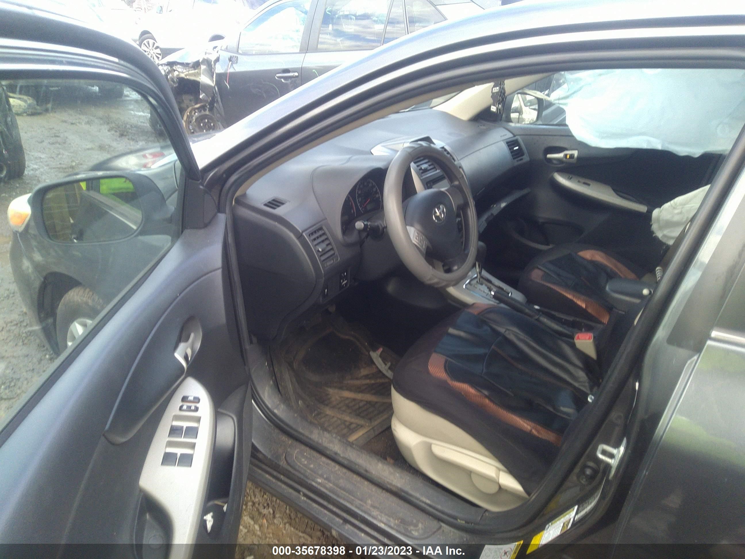 Photo 4 VIN: 2T1BU4EE1DC045856 - TOYOTA COROLLA 