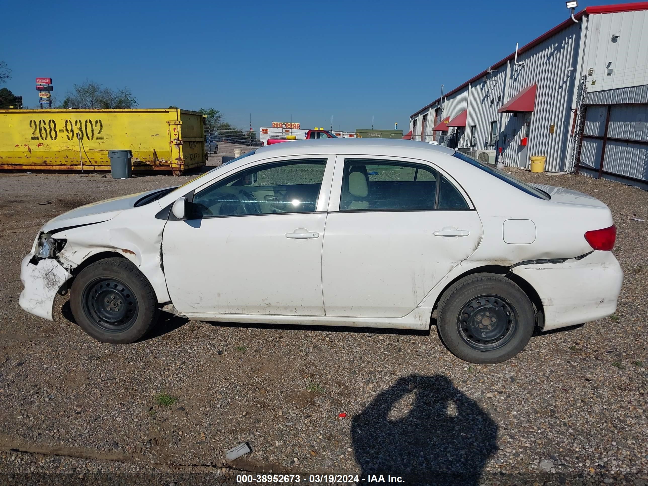 Photo 12 VIN: 2T1BU4EE2AC248301 - TOYOTA COROLLA 