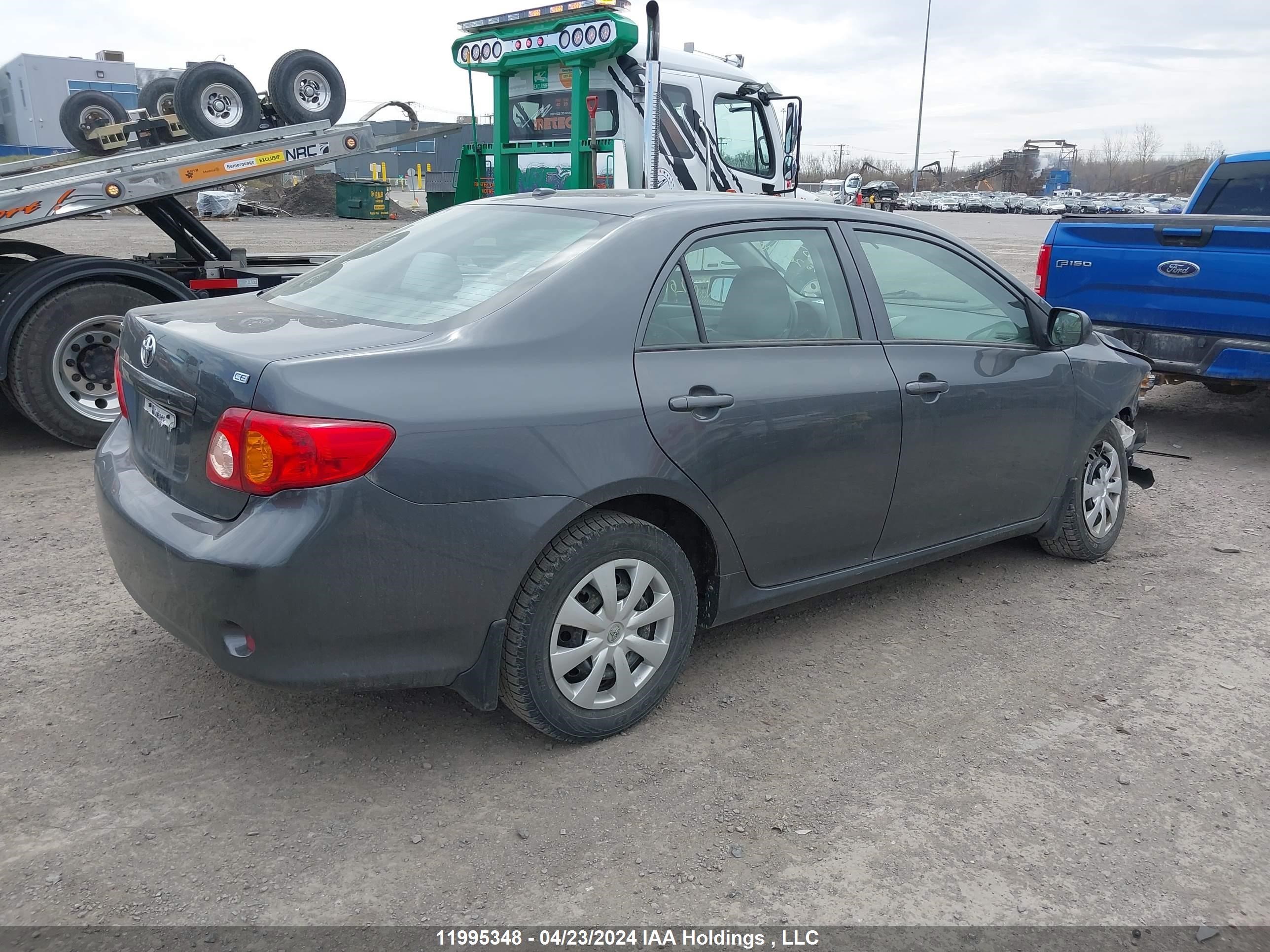 Photo 3 VIN: 2T1BU4EE2AC261890 - TOYOTA COROLLA 