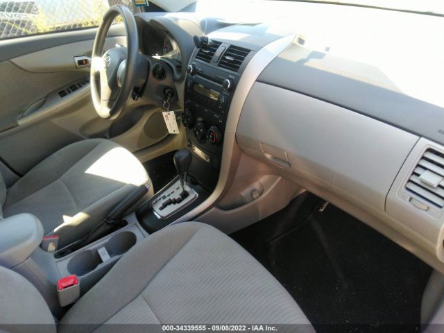 Photo 4 VIN: 2T1BU4EE2AC268063 - TOYOTA COROLLA 