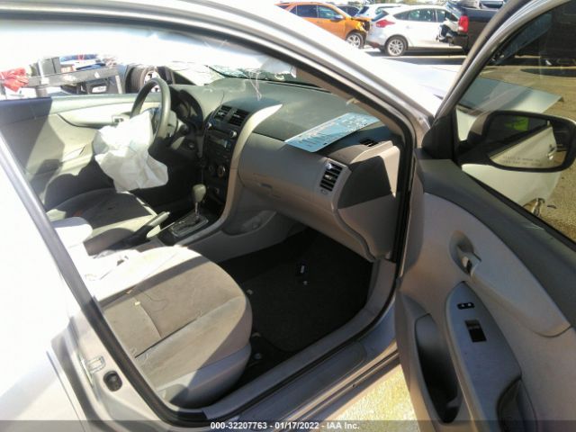 Photo 4 VIN: 2T1BU4EE2AC301580 - TOYOTA COROLLA 