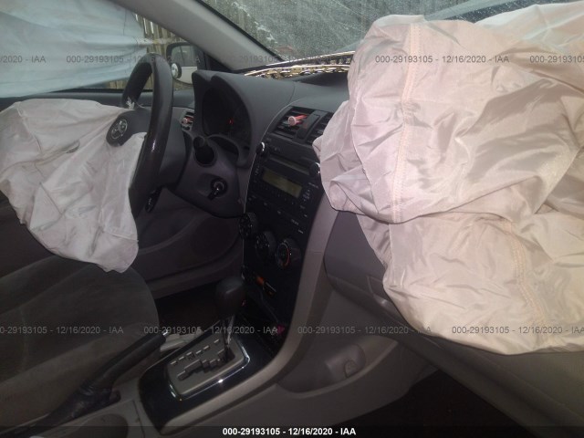 Photo 4 VIN: 2T1BU4EE2AC302101 - TOYOTA COROLLA 