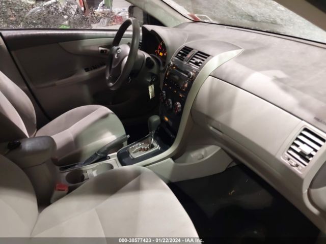 Photo 4 VIN: 2T1BU4EE2AC307461 - TOYOTA COROLLA 