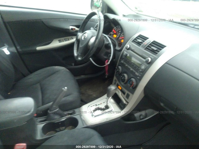 Photo 4 VIN: 2T1BU4EE2AC374853 - TOYOTA COROLLA 